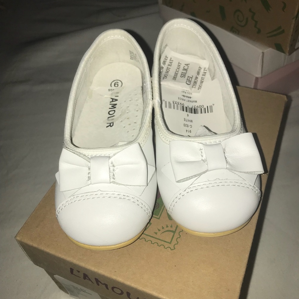 NEW L’AMOUR White Leather Ballerina Flats